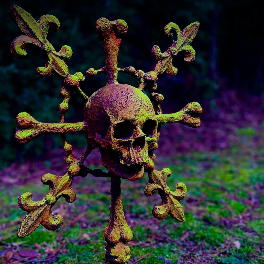 La Croix des Oubliés (The Cross of the Forgotten) – Ricardo Pustanio Papier-Mâché Skull