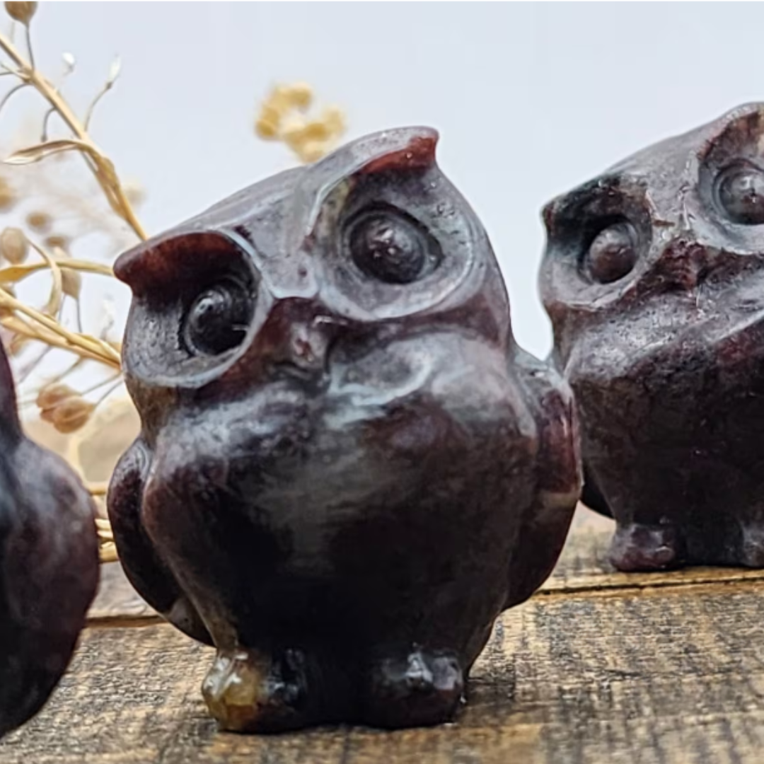 Garnet Owl (hand-carved)