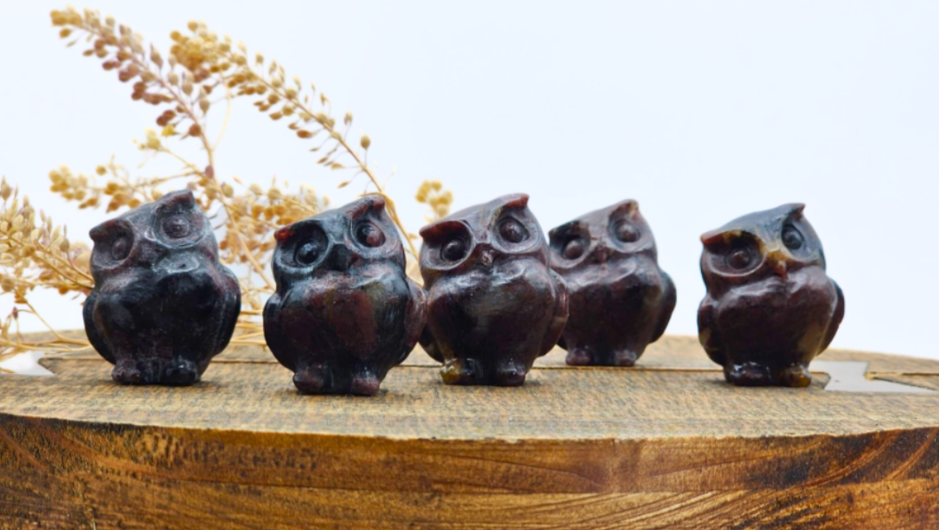 Garnet Owl (hand-carved)